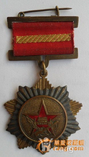 徽章 身份、記憶與榮耀的方寸印記